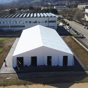 tensoestructura sobre armazón metálico