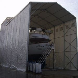 tensoestructura sobre armazón metálico