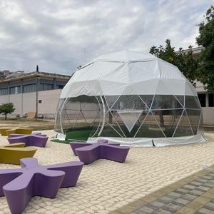 tensoestructura sobre armazón metálico