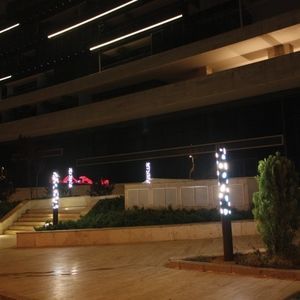 columna luminosa contemporánea