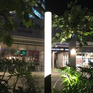 columna luminosa de diseño minimalista