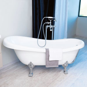 bañera con patas