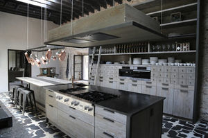 cocina contemporánea / de roble / de piedra / con isla