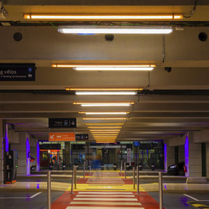luminaria LED RGBW