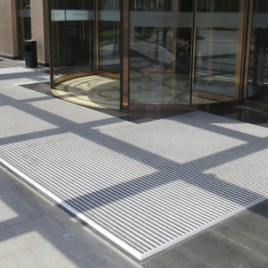 alfombra de entrada para edificio público