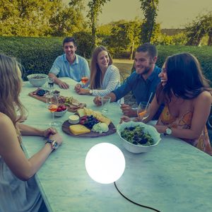 lámpara de mesa / contemporánea / de polietileno / con batería recargable