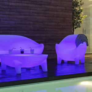 sillón contemporáneo / de polietileno / ergonómico / reciclable