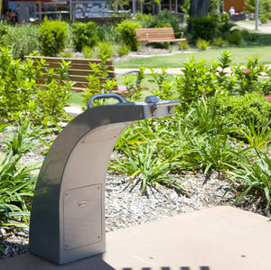 fuente de agua de exterior