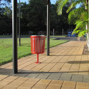 cubo de basura público