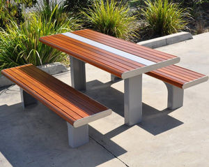 mesa de pícnic contemporánea / de madera / de metal / con base metálica