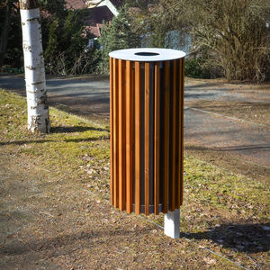 cubo de basura público