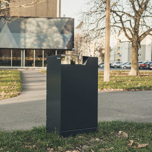 cubo de basura público