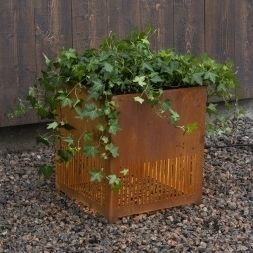 jardinera de acero