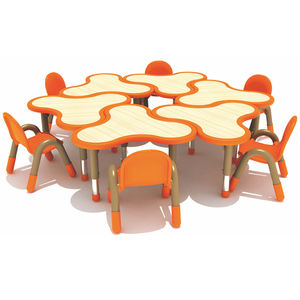 conjunto de mesa y banco contemporáneo