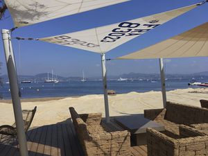 toldo vela para el sector servicios