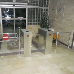 torniquete trípode