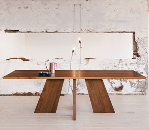 mesa de comedor contemporánea
