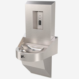 fuente de agua con mando electrónico