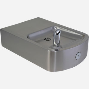 fuente de agua para personas con movilidad reducida