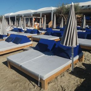 tumbona contemporánea
