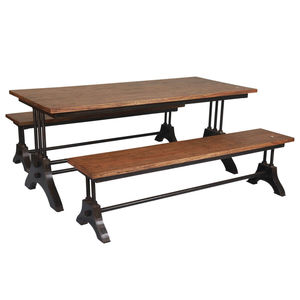 conjunto de mesa y banco clásico