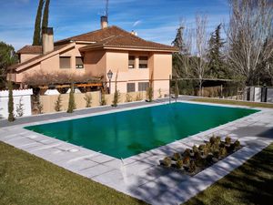 cubierta para piscina con ojales