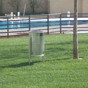 cubo de basura público