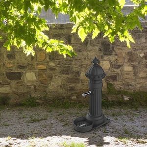 fuente de agua urbana