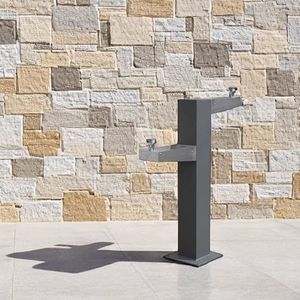 fuente de agua para personas con movilidad reducida