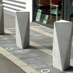 bolardo antiestacionamiento