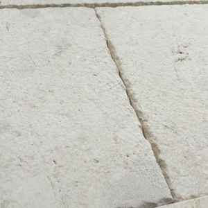 adoquín de piedra calcárea