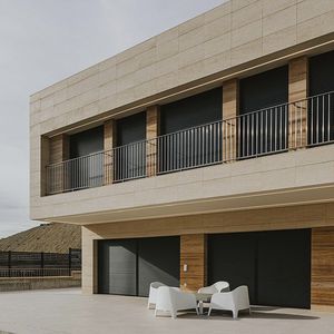 revestimiento de fachada en láminas