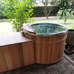 bañera nórdica de cedro
