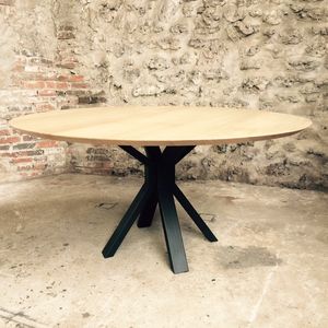 mesa de comedor de diseño escandinavo