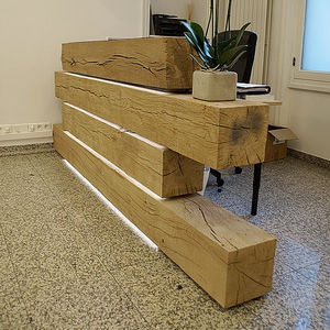 mostrador de recepción de roble