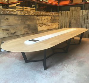 mesa de reuniones contemporánea