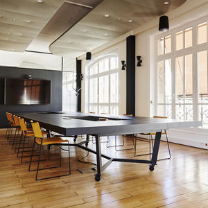 mesa de reuniones contemporánea