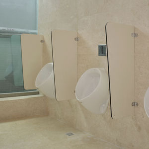 tabique para urinarios para baño público