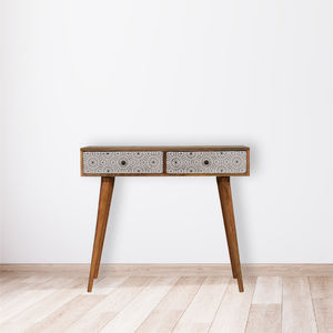 consola de diseño escandinavo