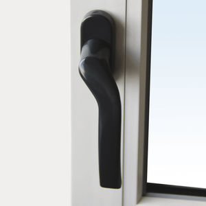 tirador de ventana oscilobatiente