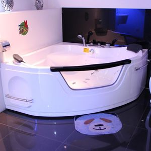 bañera de esquina