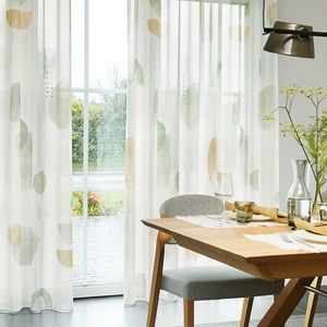 visillo con motivos decorativos