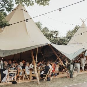 carpa para eventos de madera