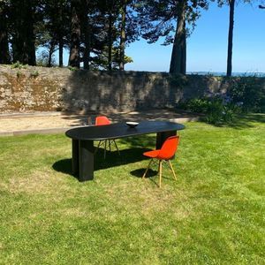 mesa contemporánea