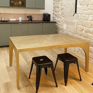 mesa contemporánea
