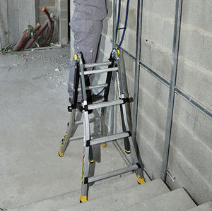 escalera elevada de trabajo