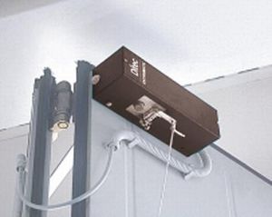 automatización para puerta plegable