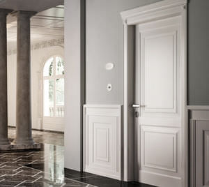 puerta de interior / abatible / de madera / lacada