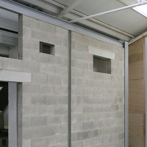 bloque de hormigón macizo