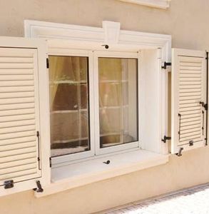 contraventanas abatibles / de aluminio / para ventanas / con celosía